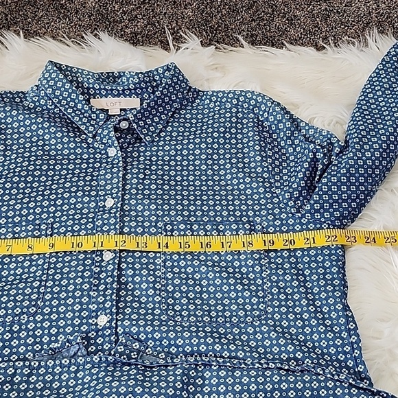 Ann Taylor Loft Blue and White Print Button Down Shirt - Picture 11 of 11